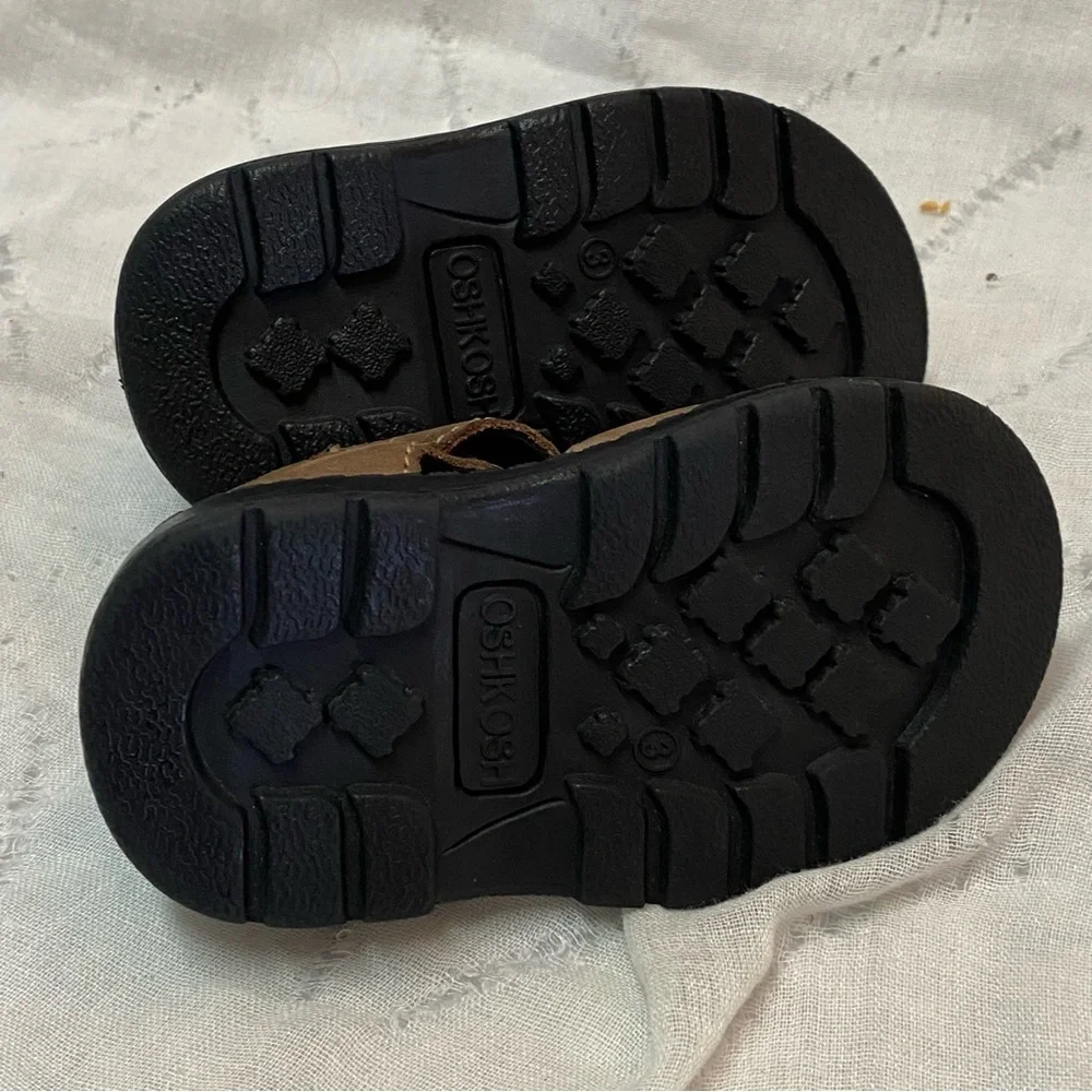 OshKosh‎ Shoes Boys Size 3M Sandal’s Brown Velcro